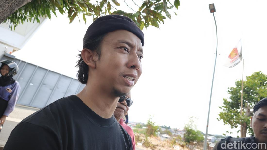 Ayah Mozza Axillia Luapkan Emosi ke Pembunuh Saat Reka Ulang Kasus