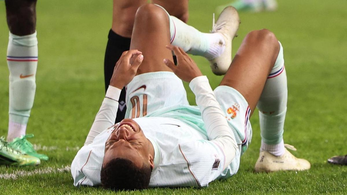 Cedera Tendon Lutut Mbappe: Ancaman Serius Bagi Prancis