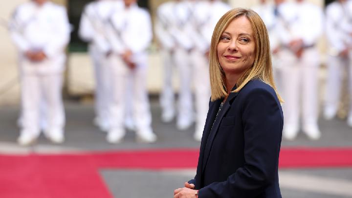 Italy to Cap Foreign Students, Ban Burqas in Schools
