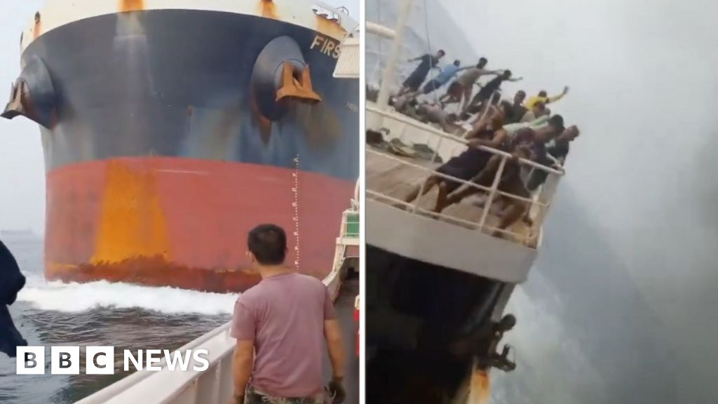 Kapal Kargo Tabrak Perahu Nelayan di Selat Singapura