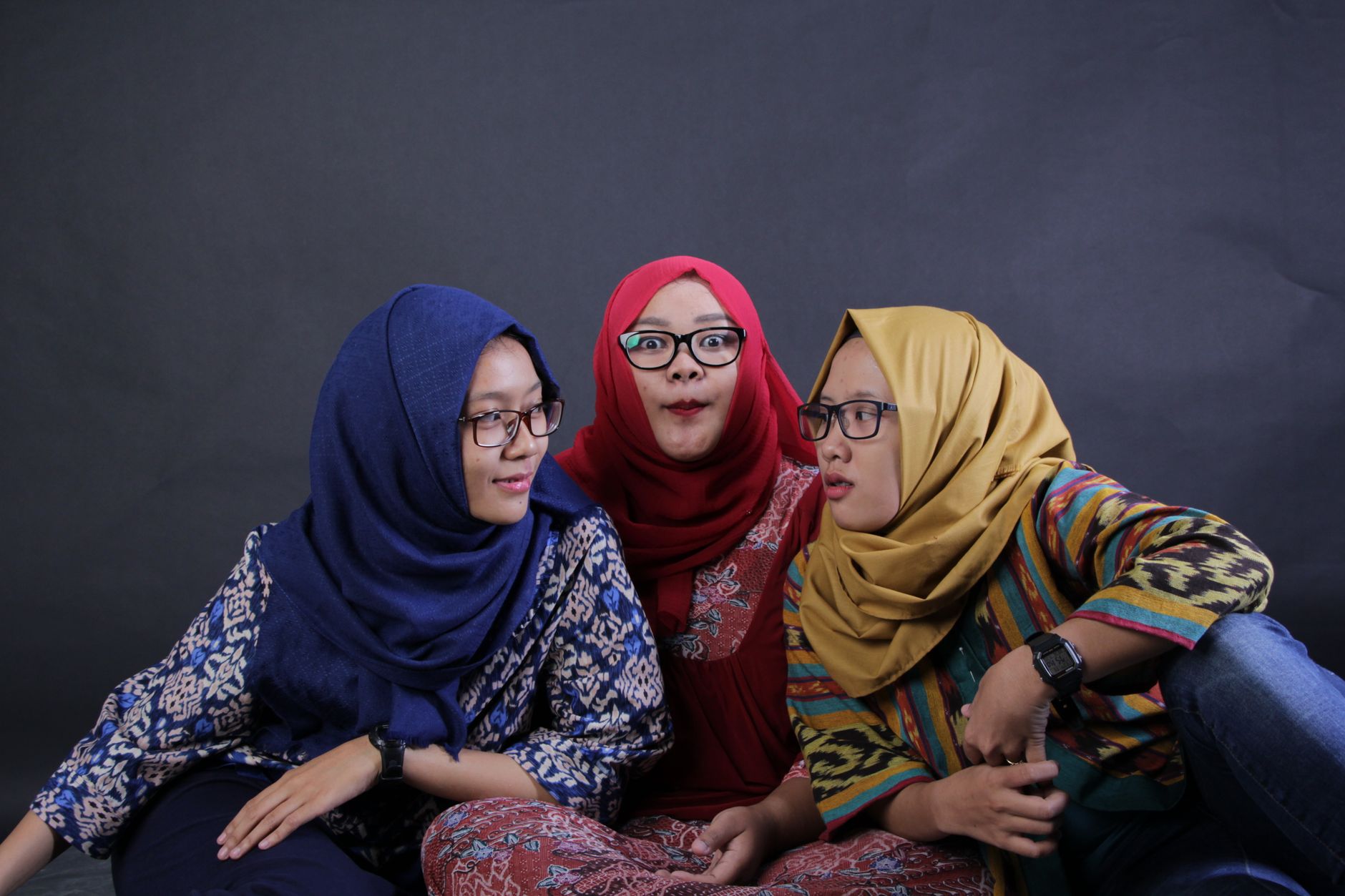 30 Contoh Pantun Lucu Jenaka 4 Baris dan Anti Mainstream